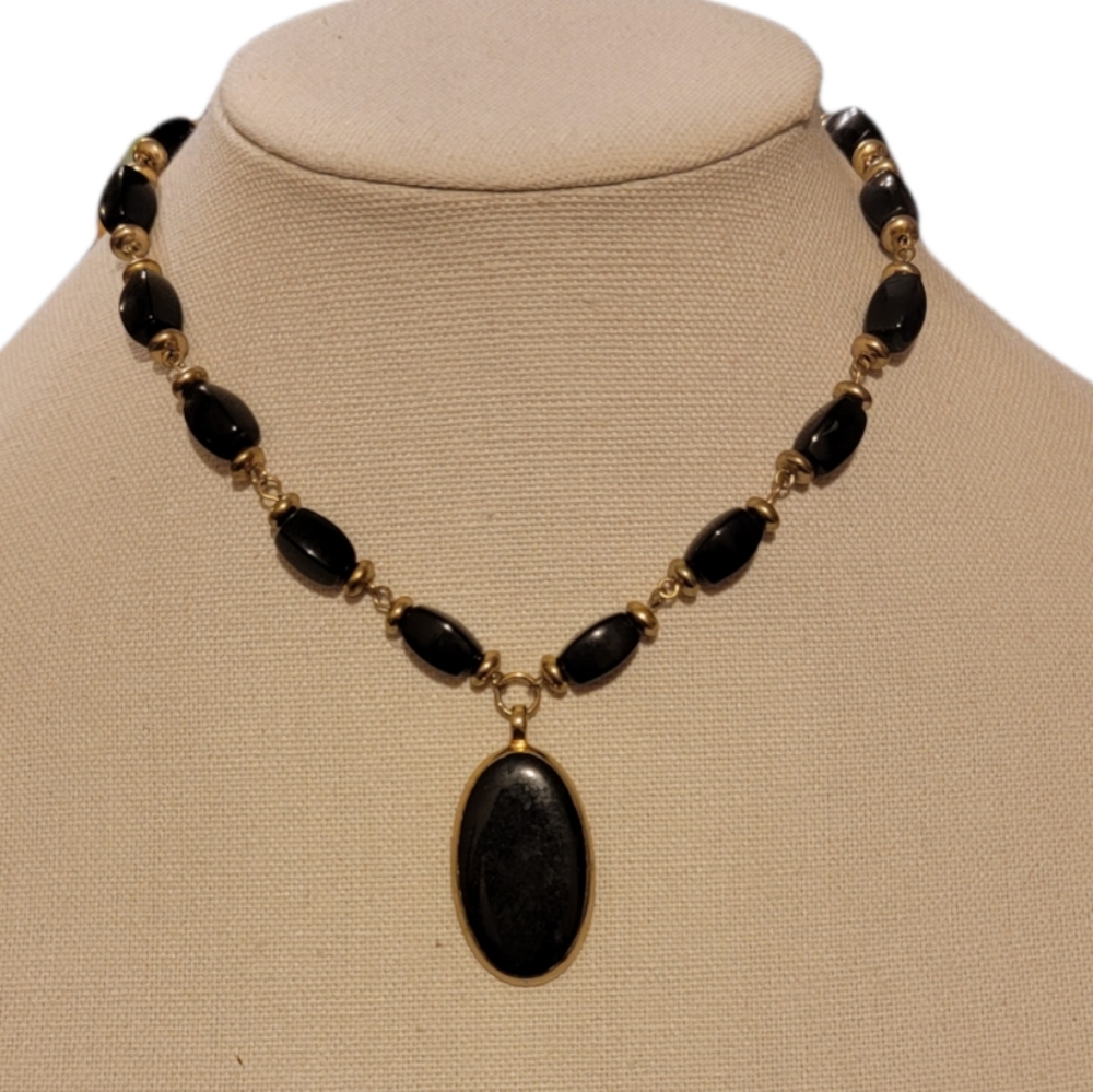 Vintage Carolina Herrera Black Faux Onyx Gold Tone Beaded Drop Necklace Signed